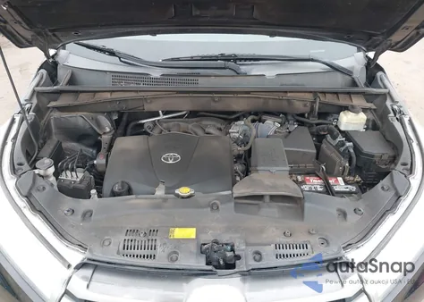 2017 Toyota Highlander Le/Le Plus z USA, uszkodzony, nr VIN 5TDBZRFH4HS460545